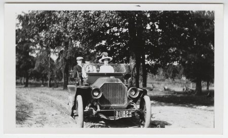 Faulkners & Francis Roys in automobile, Russellville, Ark.
